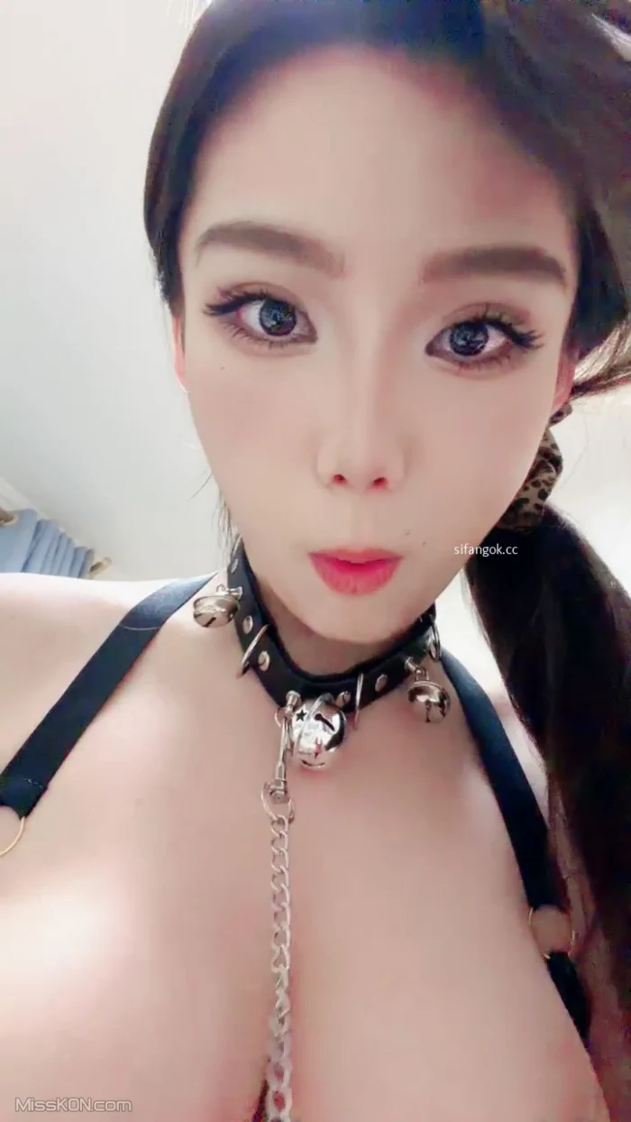 纯欲甜妹呀: 重磅推出SM女神 性调教秀 狂喷水 #02 (30 photos + 3 videos)