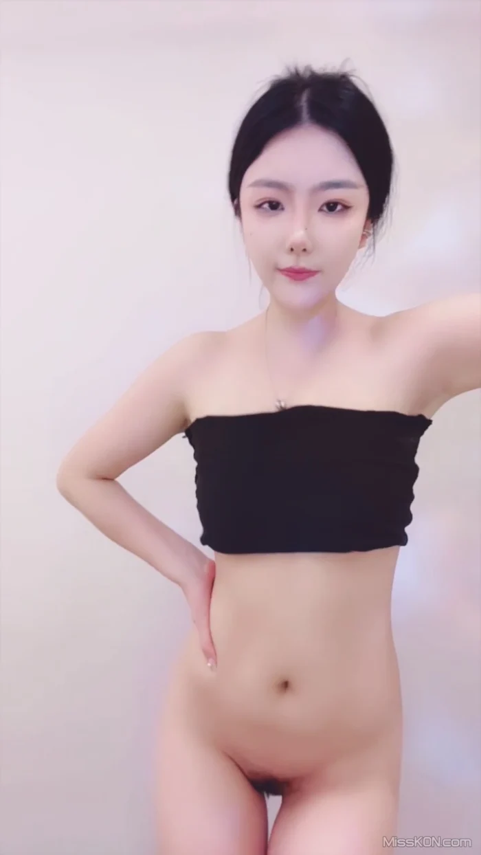 兔兔奶奶: 双气质女神 全尺度大秀录播 (40 photos + 3 videos)