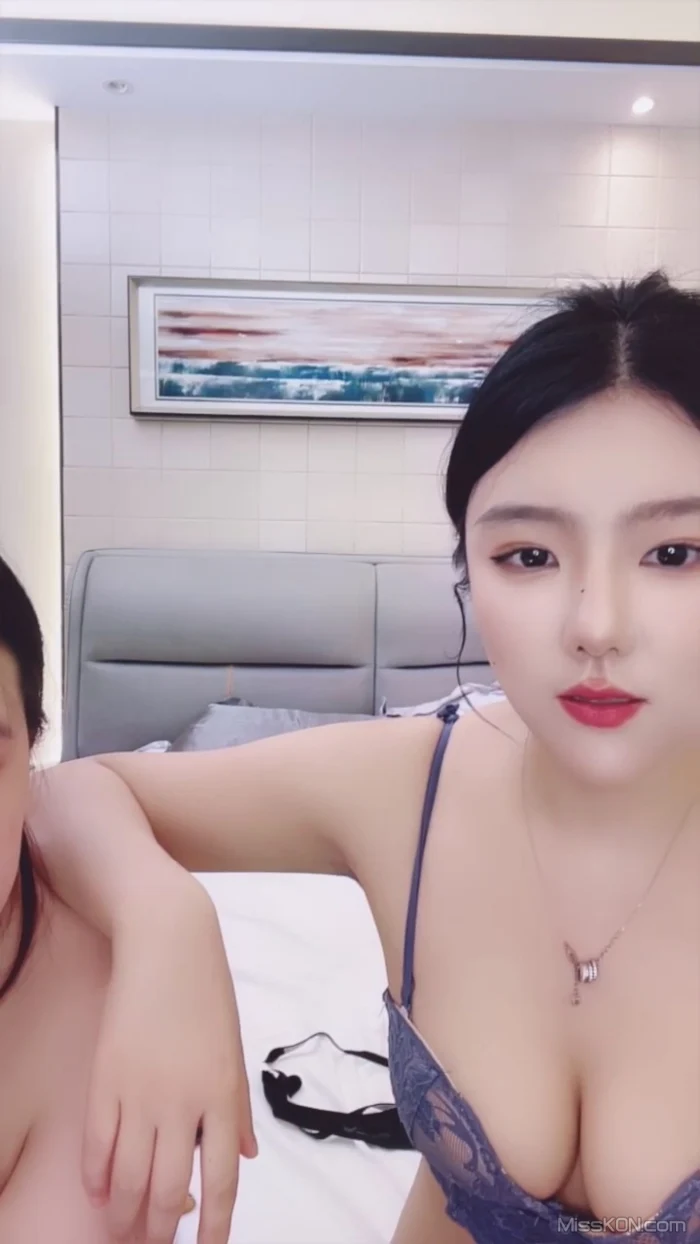 兔兔奶奶: 双气质女神 全尺度大秀录播 (40 photos + 3 videos) – Page 2