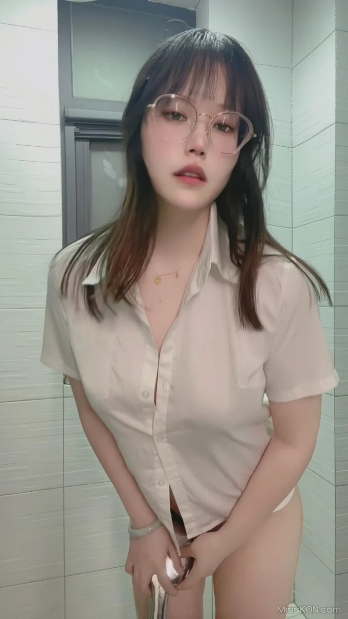小九九: 微博网红 露脸全尺度高价私人定制 冷白皮极品BBW身材 (61 photos + 3 videos)