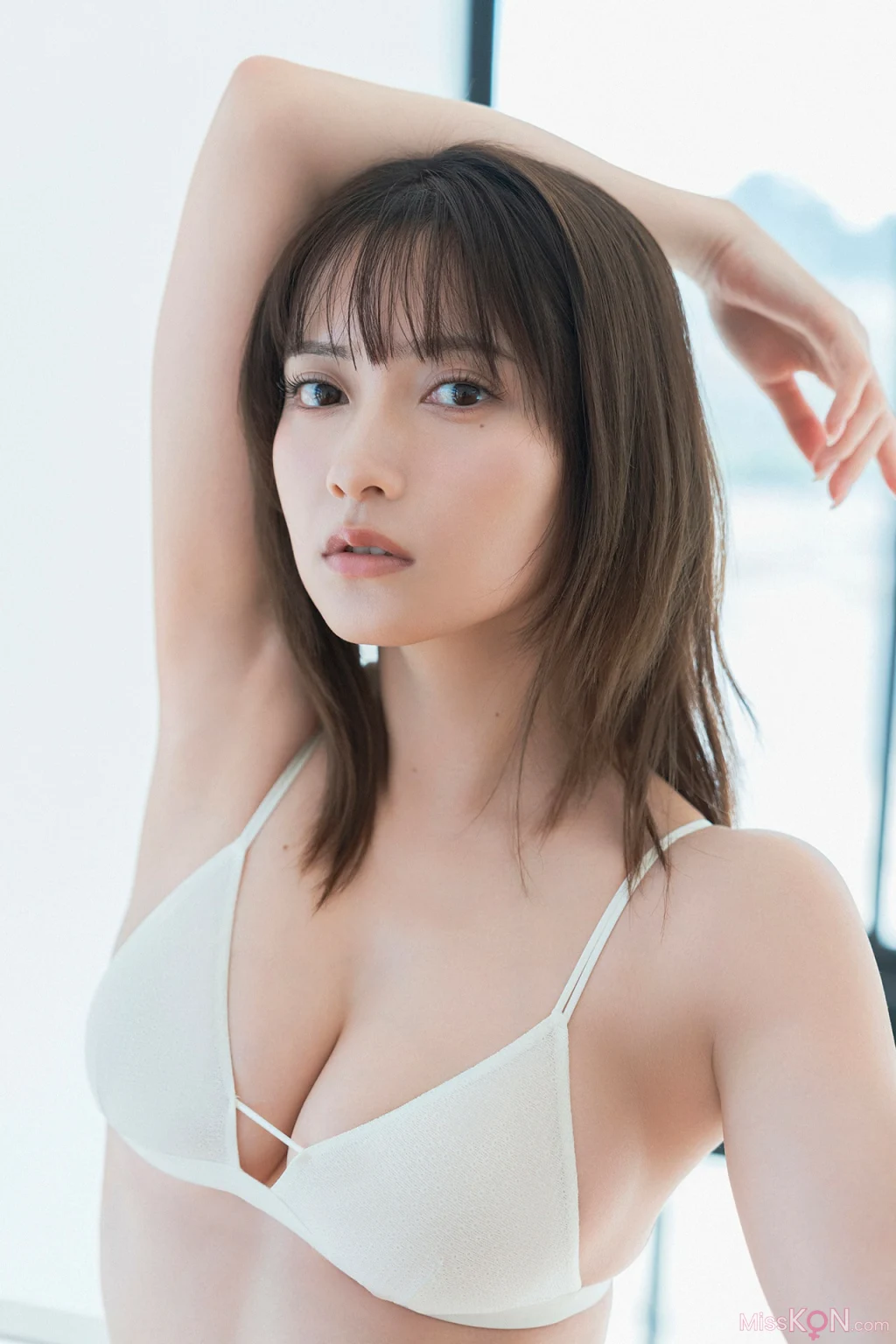 [JP] Momotsuki Nashiko (桃月なしこ): FLASHデジタル写真集 Queen of Beauty (77 photos)