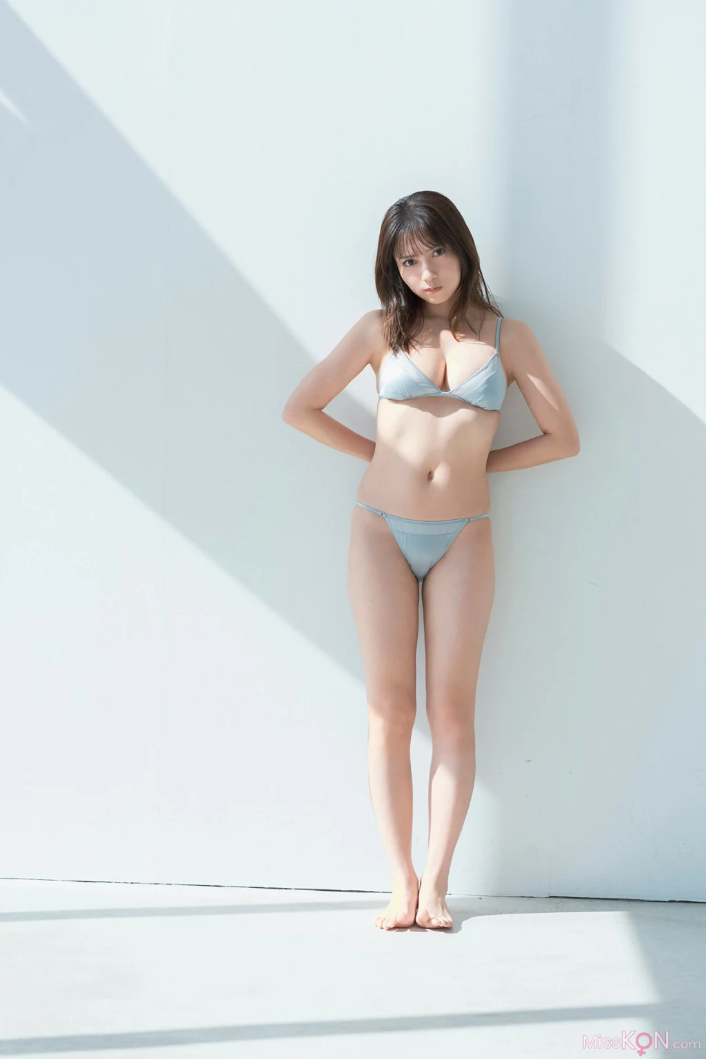 [JP] Momotsuki Nashiko (桃月なしこ): FLASHデジタル写真集 Queen of Beauty (77 photos)