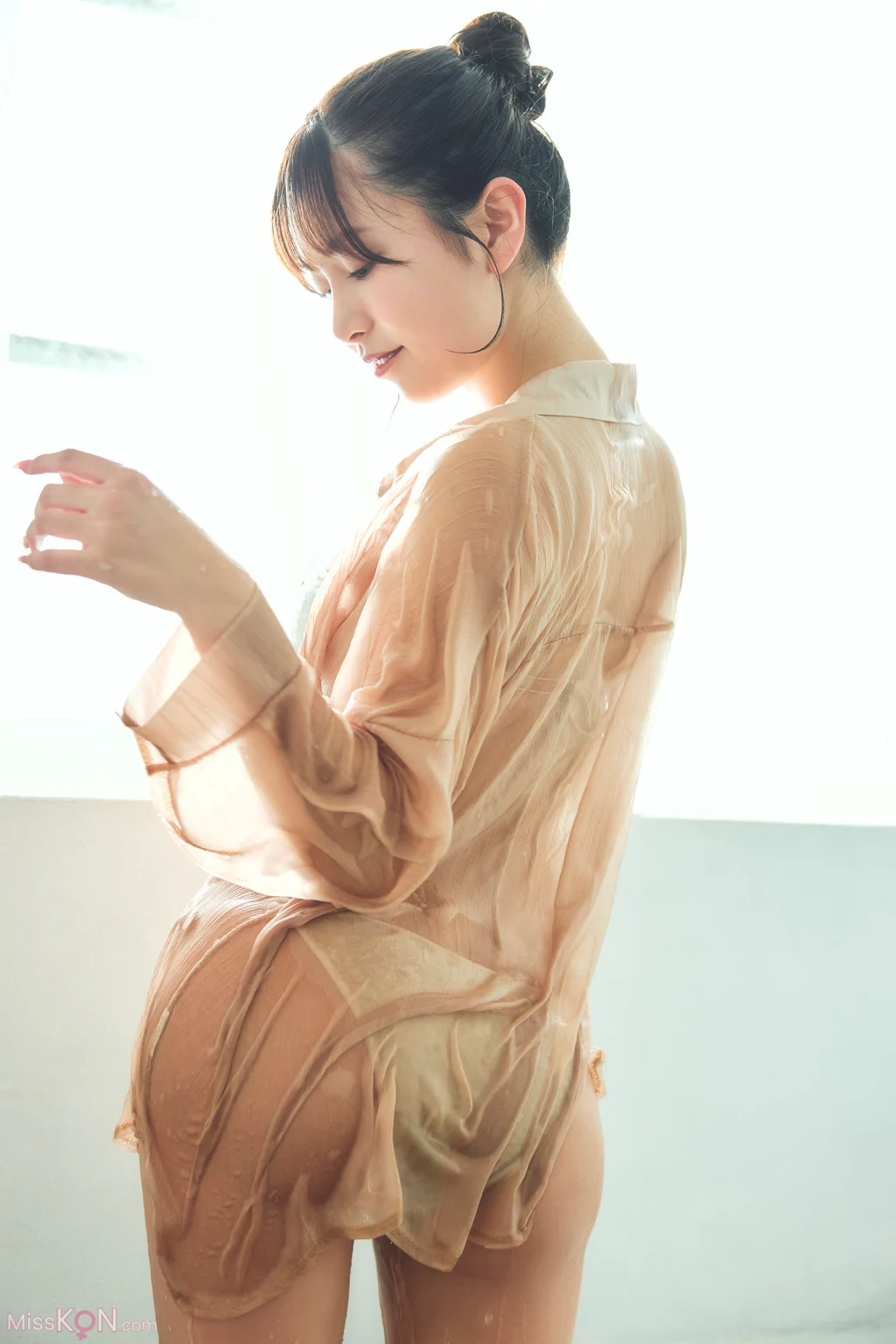 [JP] Takara Suzuki (鈴木聖): 漫画アクションデジタル写真集 「NUDY BEAUTY」 (58 photos) – Page 2