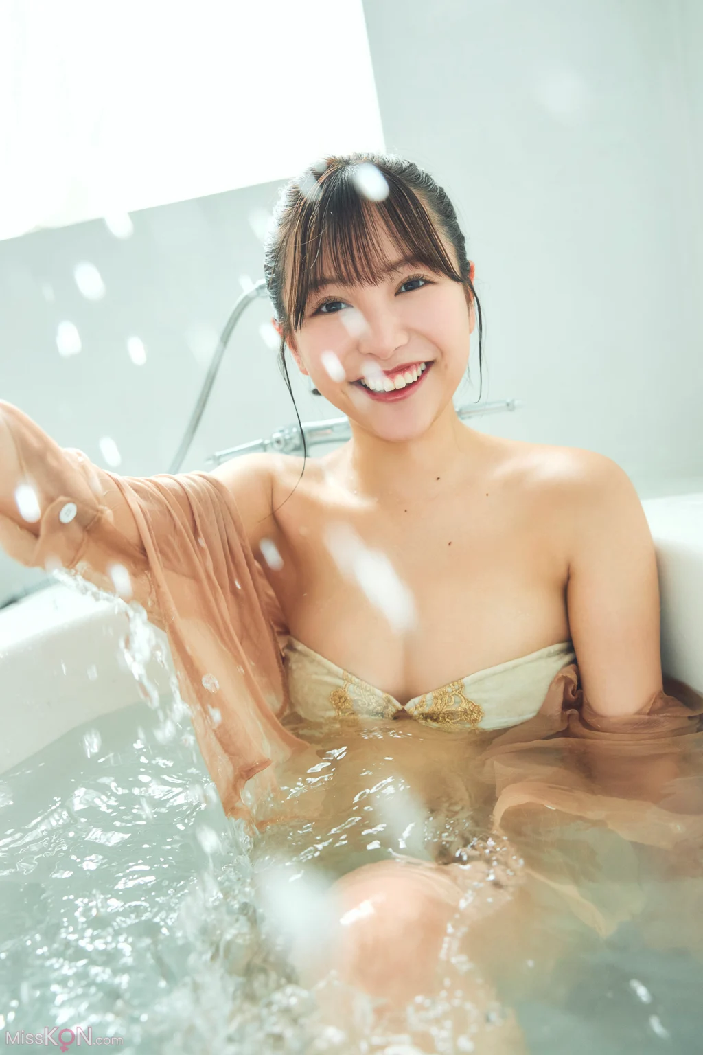 [JP] Takara Suzuki (鈴木聖): 漫画アクションデジタル写真集 「NUDY BEAUTY」 (58 photos) – Page 3