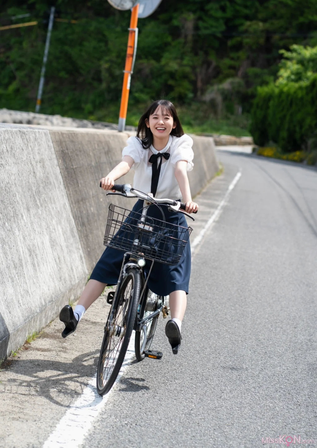 [JP] Nozomi Nirei (楡井希実):【デジタル限定 YJ PHOTO BOOK】写真集「初表紙で予測不能の爆発が起きた！」 (58 photos)