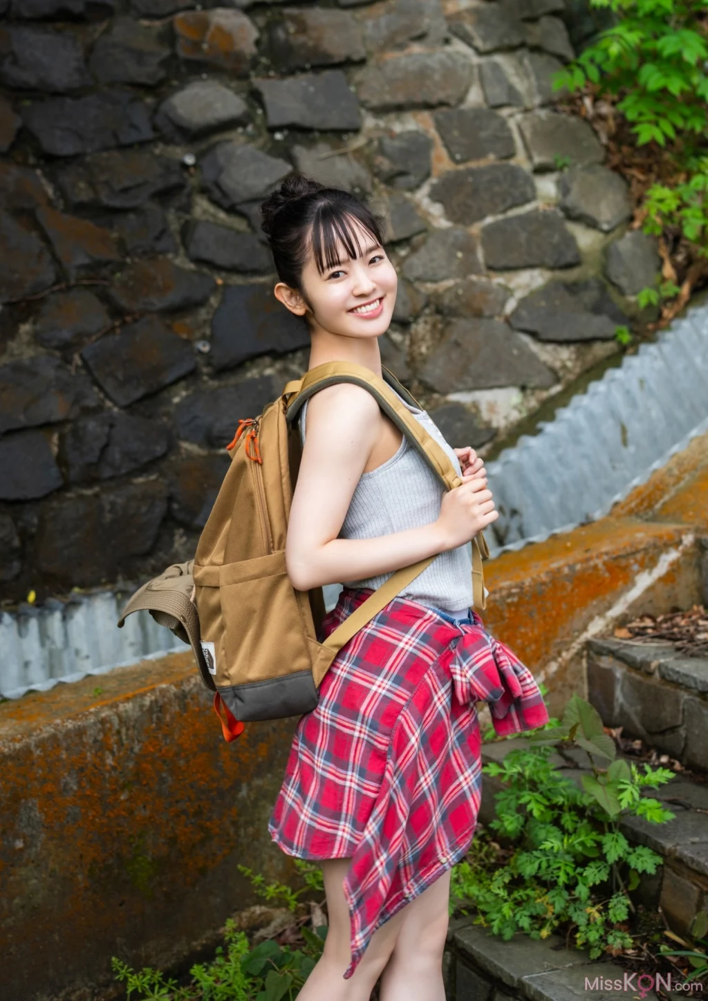 [JP] Nozomi Nirei (楡井希実):【デジタル限定 YJ PHOTO BOOK】写真集「初表紙で予測不能の爆発が起きた！」 (58 photos) – Page 2