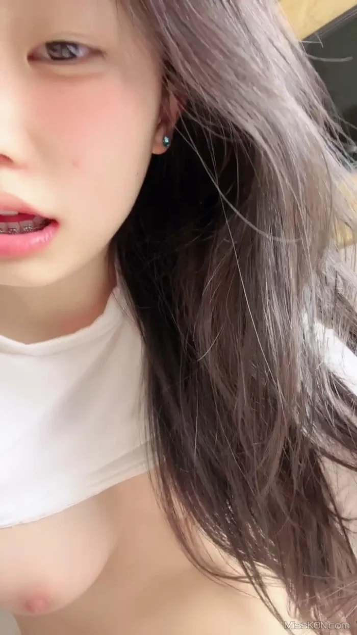 雯雯茜茜: 欲女双学妹 剧情演绎 勾引技师 外卖小哥 #04 (53 photos + 8 videos) – Page 2