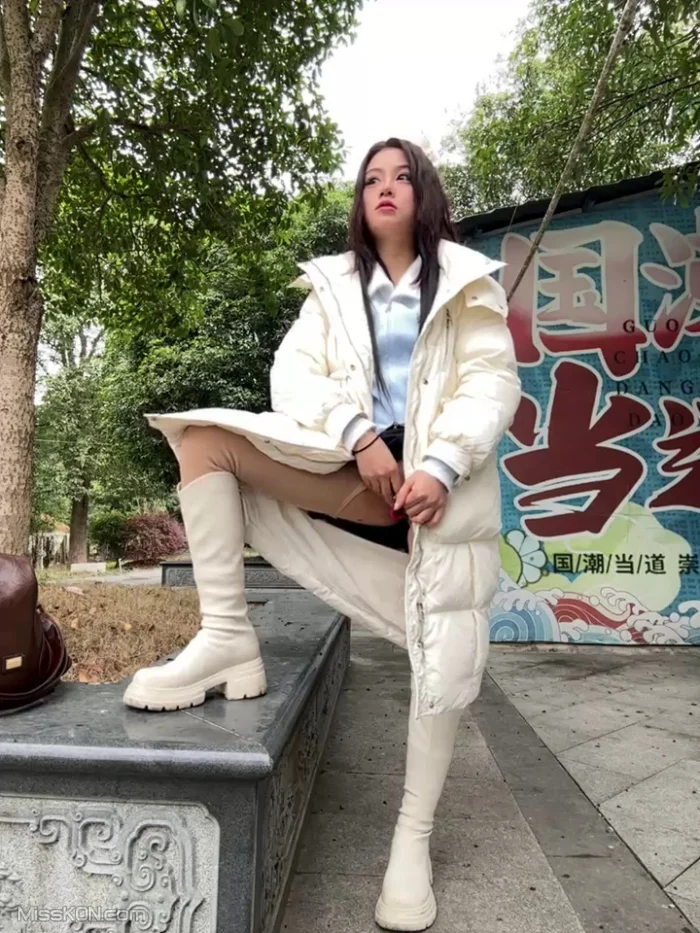 AsiaGoodLuck: 户外达人丝袜 公园 室内公共场所露出 长裙下塞跳蛋 #04 (69 photos + 12 videos)