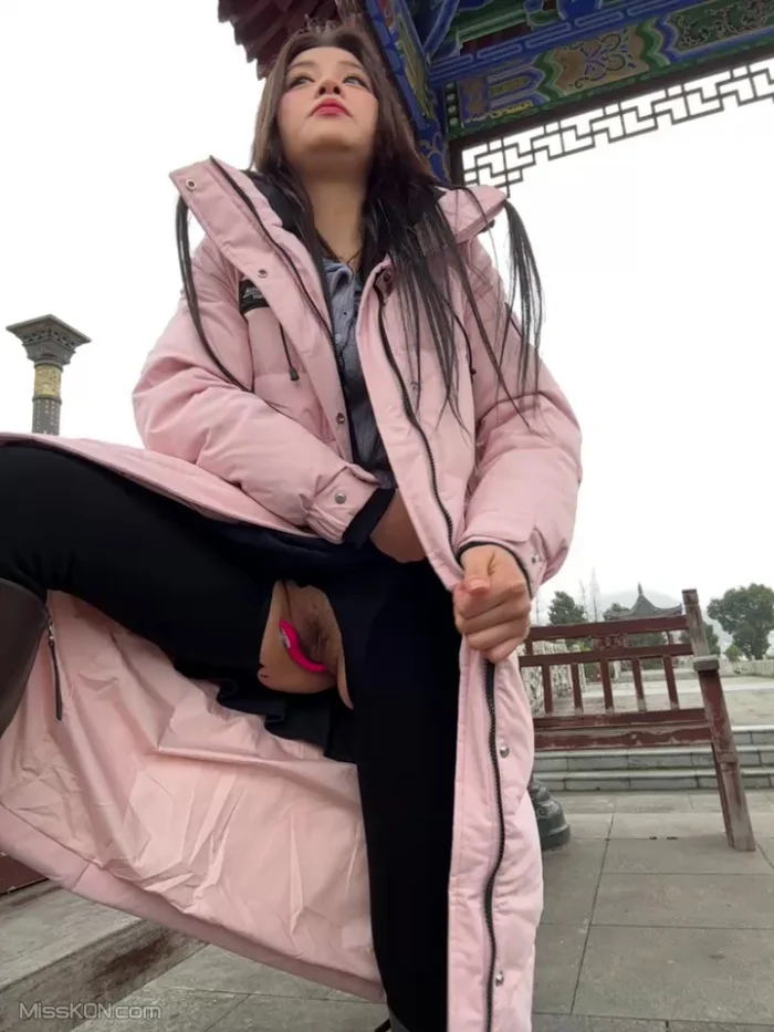 AsiaGoodLuck: 户外达人丝袜 公园 室内公共场所露出 长裙下塞跳蛋 #04 (69 photos + 12 videos)