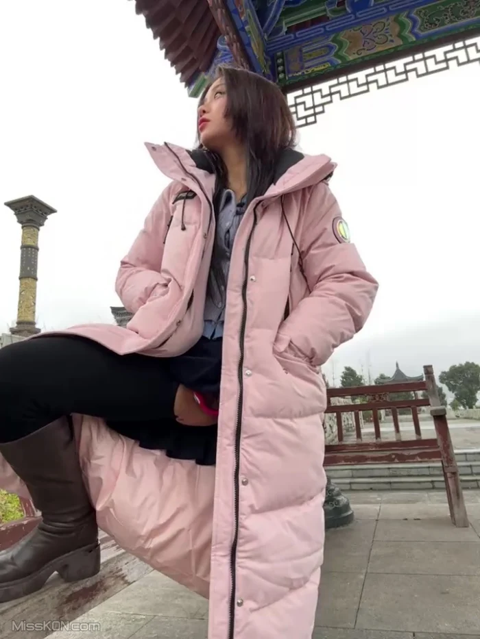 AsiaGoodLuck: 户外达人丝袜 公园 室内公共场所露出 长裙下塞跳蛋 #04 (69 photos + 12 videos)