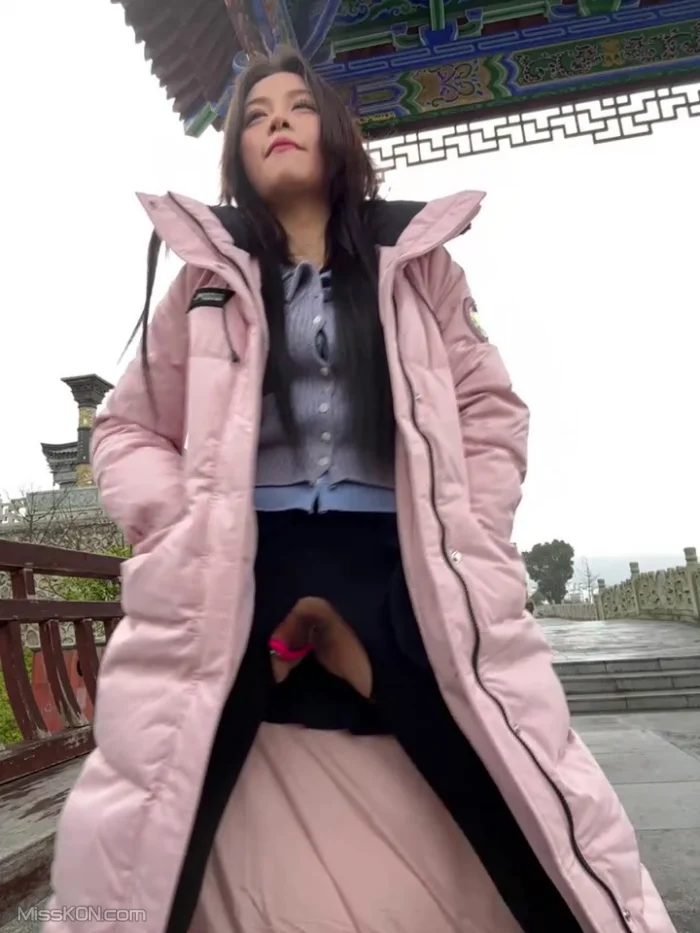AsiaGoodLuck: 户外达人丝袜 公园 室内公共场所露出 长裙下塞跳蛋 #04 (69 photos + 12 videos)