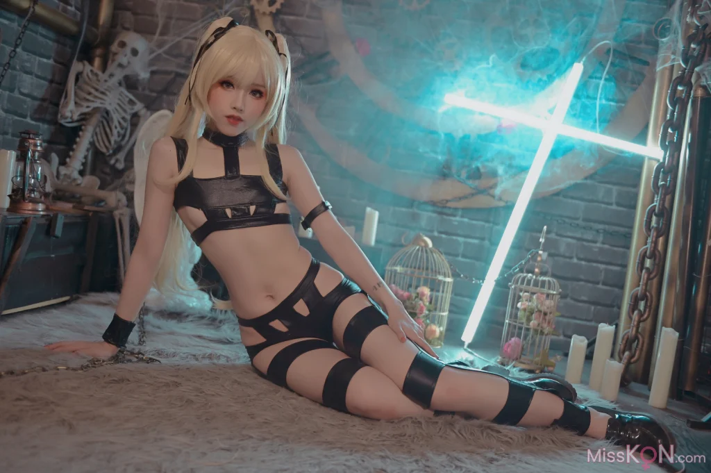 Coser@钛合金TiTi: 英梨梨束缚衣 (16 photos)