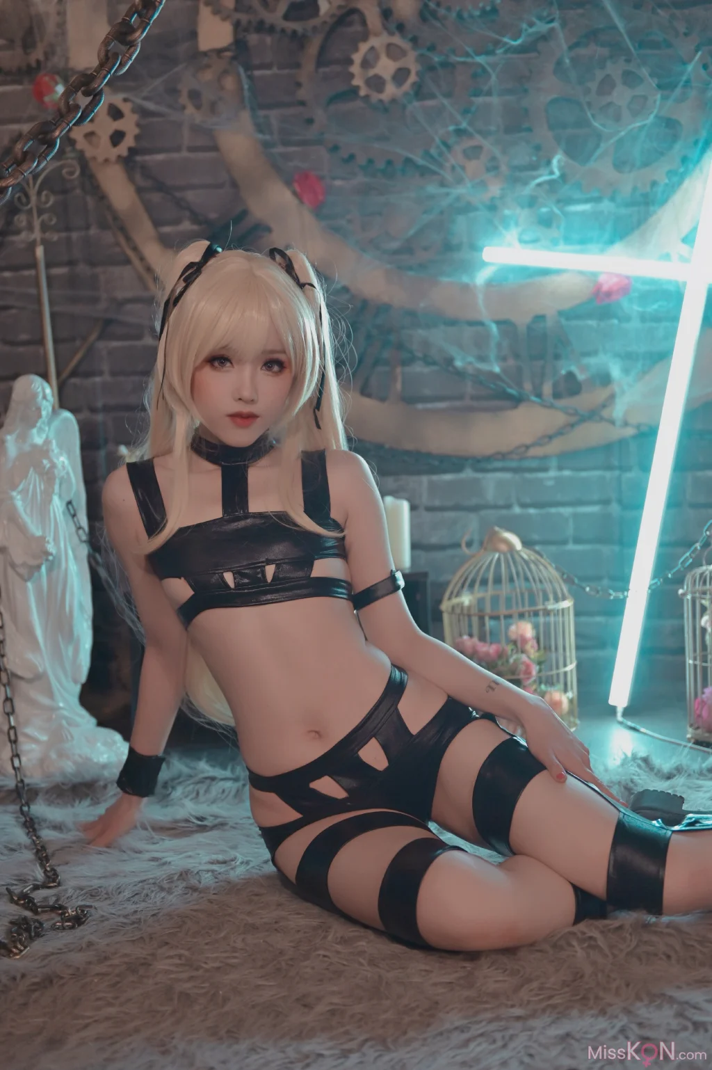 Coser@钛合金TiTi: 英梨梨束缚衣 (16 photos)
