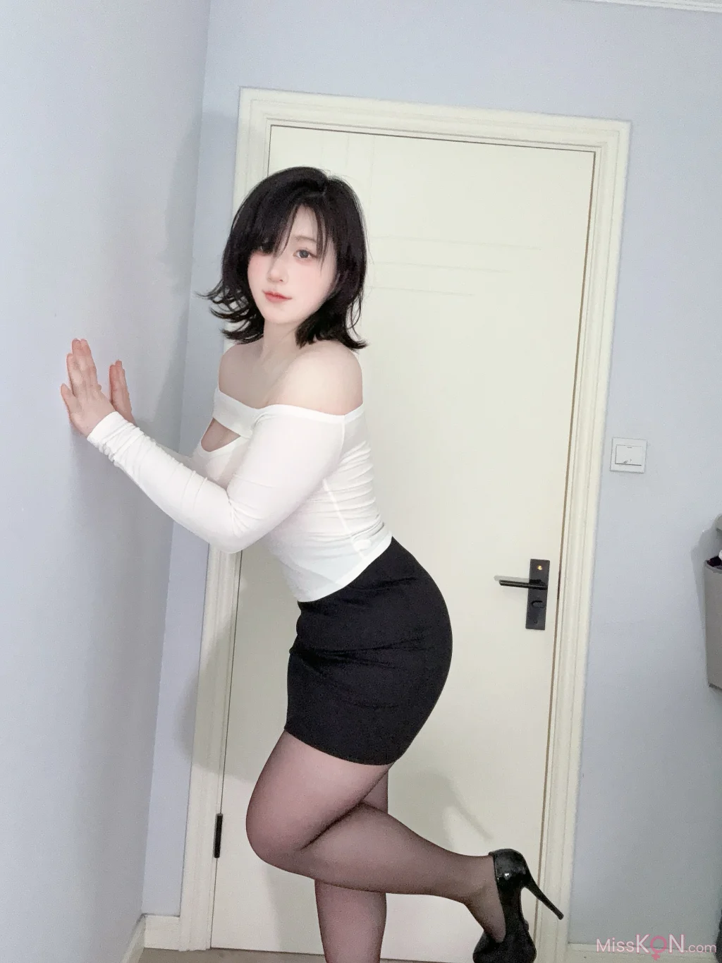 Coser@Zyra秋: 妈妈的裙子 (47 photos)