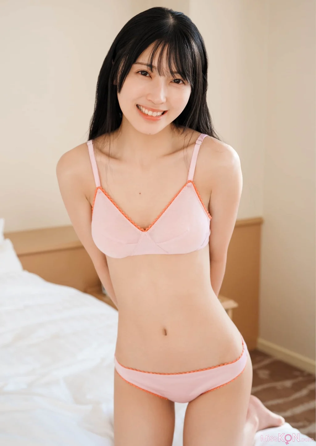[JP] Airi Satō (佐藤綺星):【デジタル限定 YJ PHOTO BOOK】アザーカット集「おてんば赤ずきんちゃんとやさしいオオカミくん」 (56 photos)