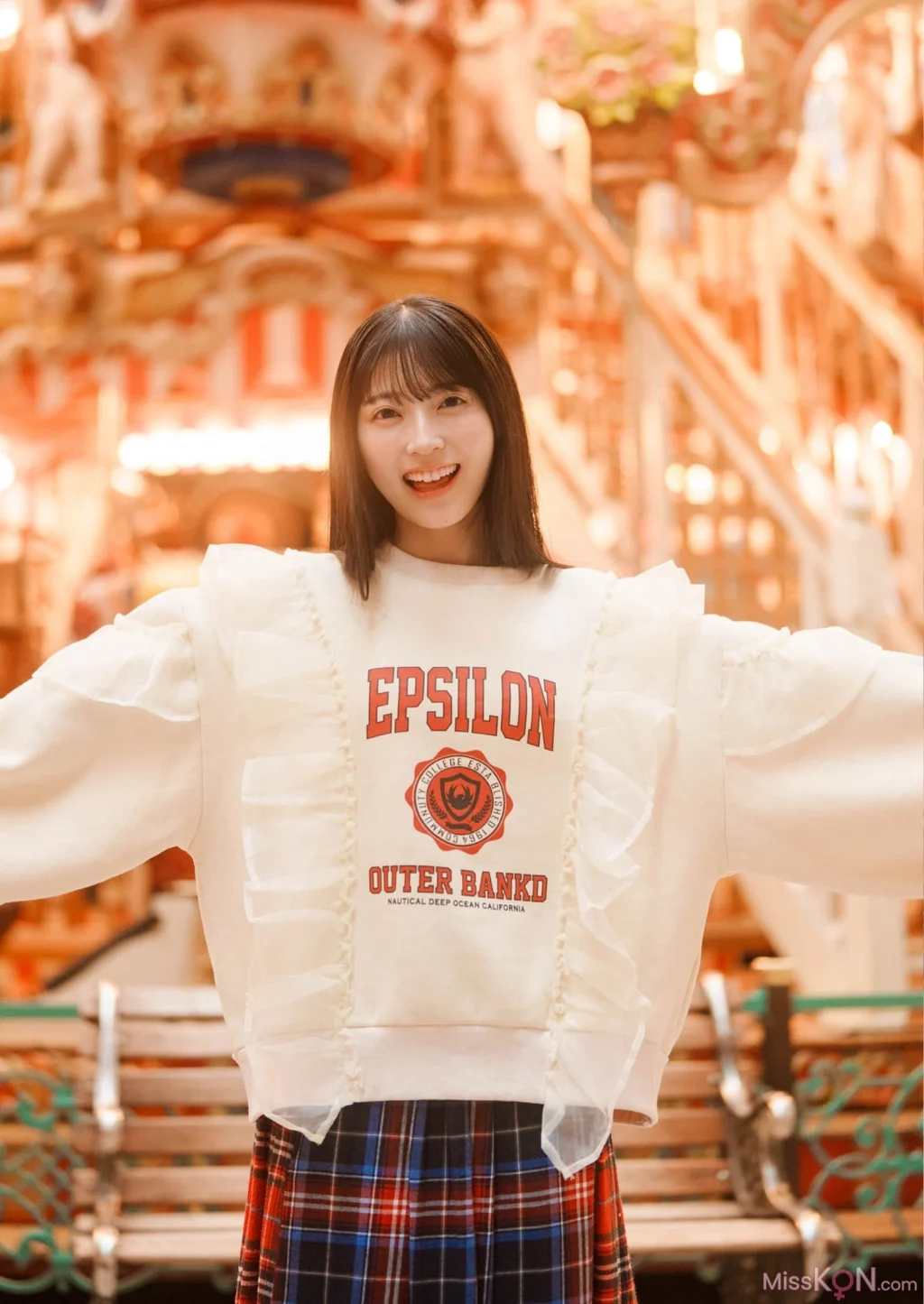 [JP] Airi Satō (佐藤綺星):【デジタル限定 YJ PHOTO BOOK】アザーカット集「おてんば赤ずきんちゃんとやさしいオオカミくん」 (56 photos) – Page 3