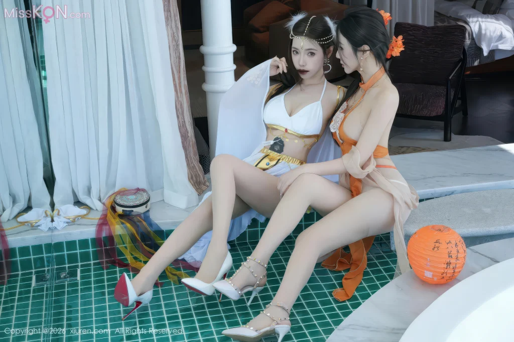 XIUREN No.11315: 桃桃·夭夭twins (83 photos)