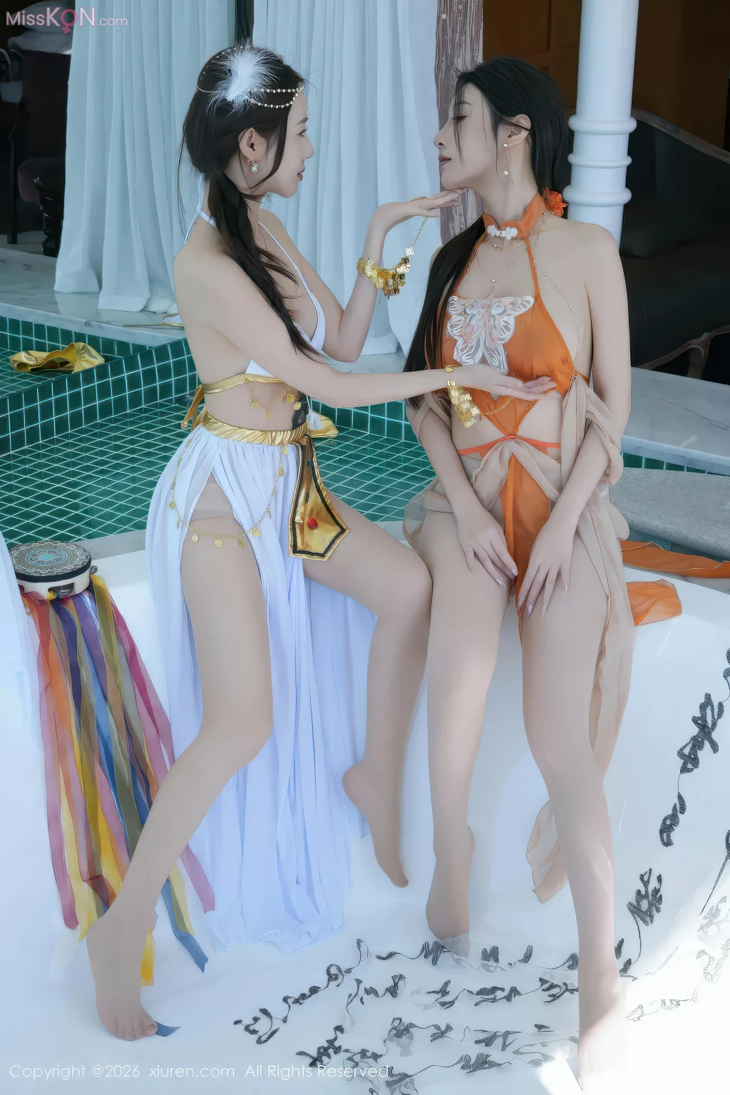 XIUREN No.11315: 桃桃·夭夭twins (83 photos)