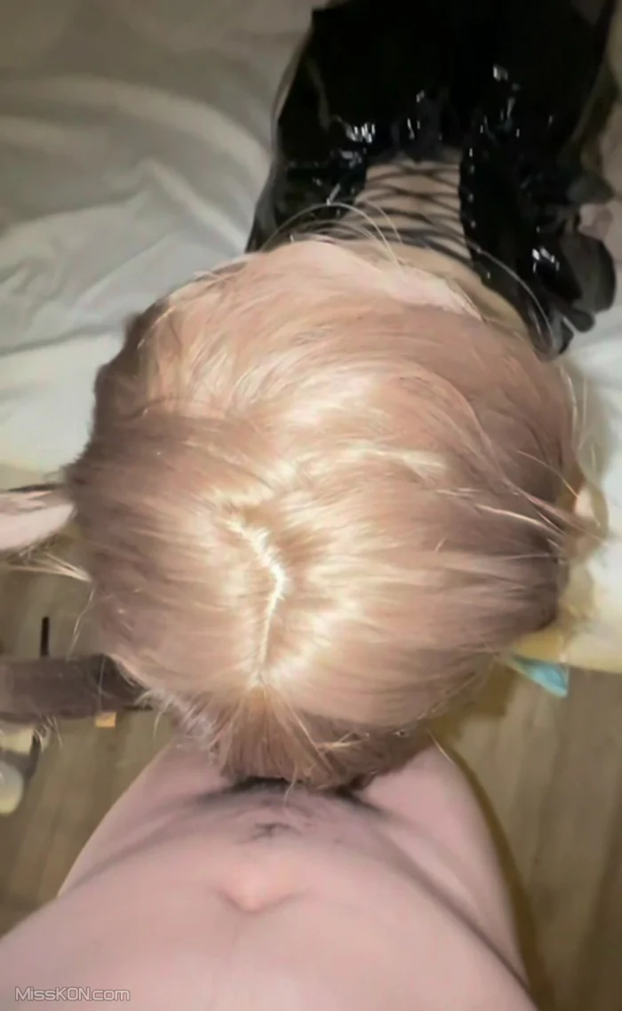 07年精神小妹: Cos小恶魔啪啪秀 (49 photos + 10 videos)