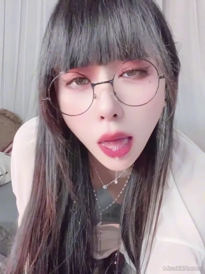 蘸点蜜桃酱: 半糖完美女主播福利全尺度视频 (122 photos + 21 videos) – Page 2