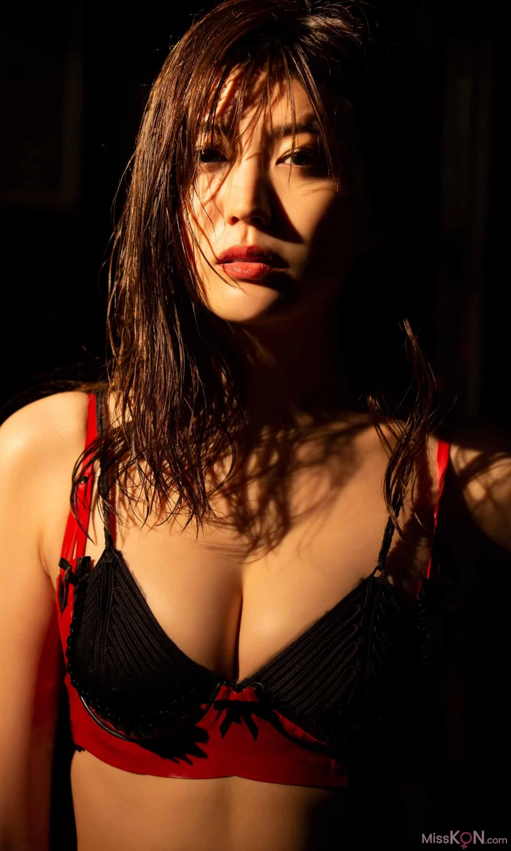 [JP] Nami Iwasaki (岩﨑名美):【デジタル限定】写真集「THE LAST MISSION」 週プレ PHOTO BOOK (75 photos) – Page 2