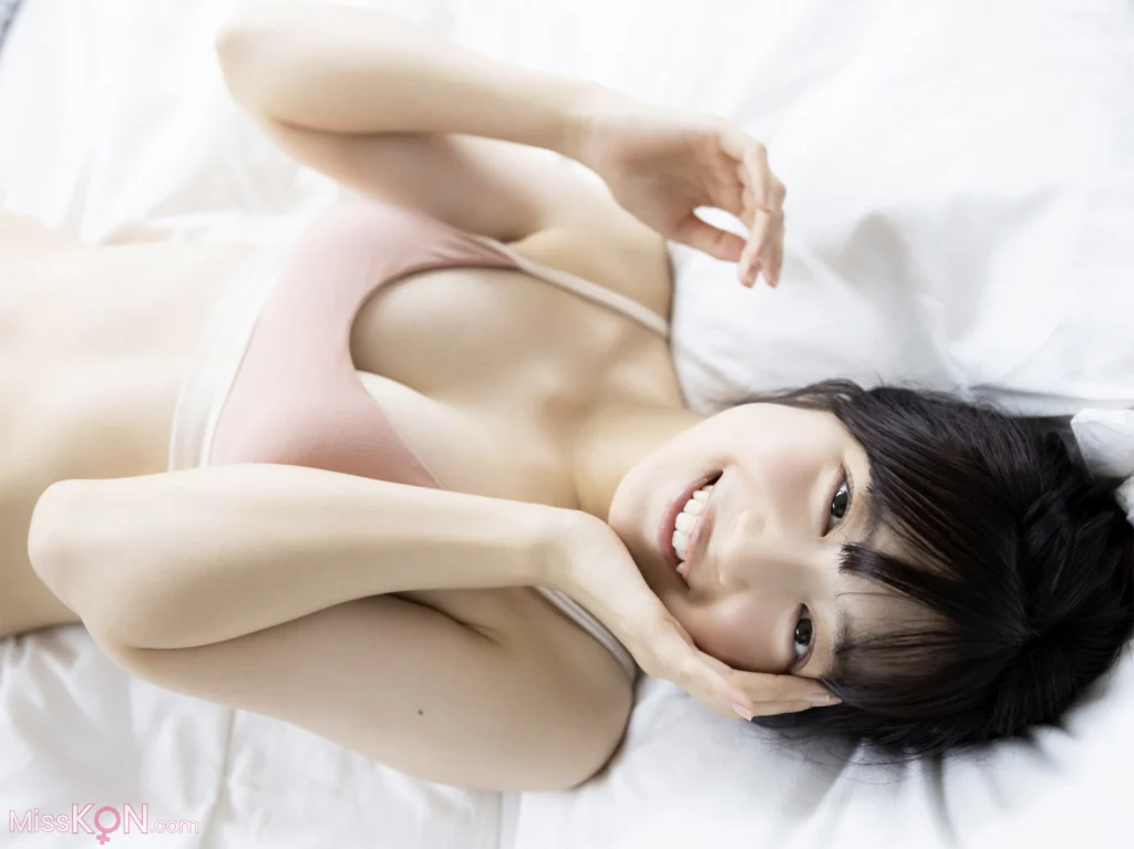 [JP] Rio Yoshida (吉田莉桜): FLASHデジタル写真集 となりの天使 (47 photos)