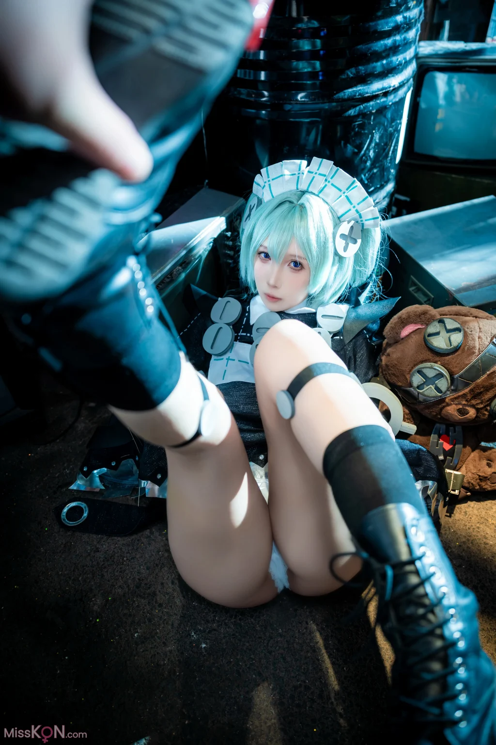 Coser@小和甜酒: 绝区零 可琳 (69 photos)