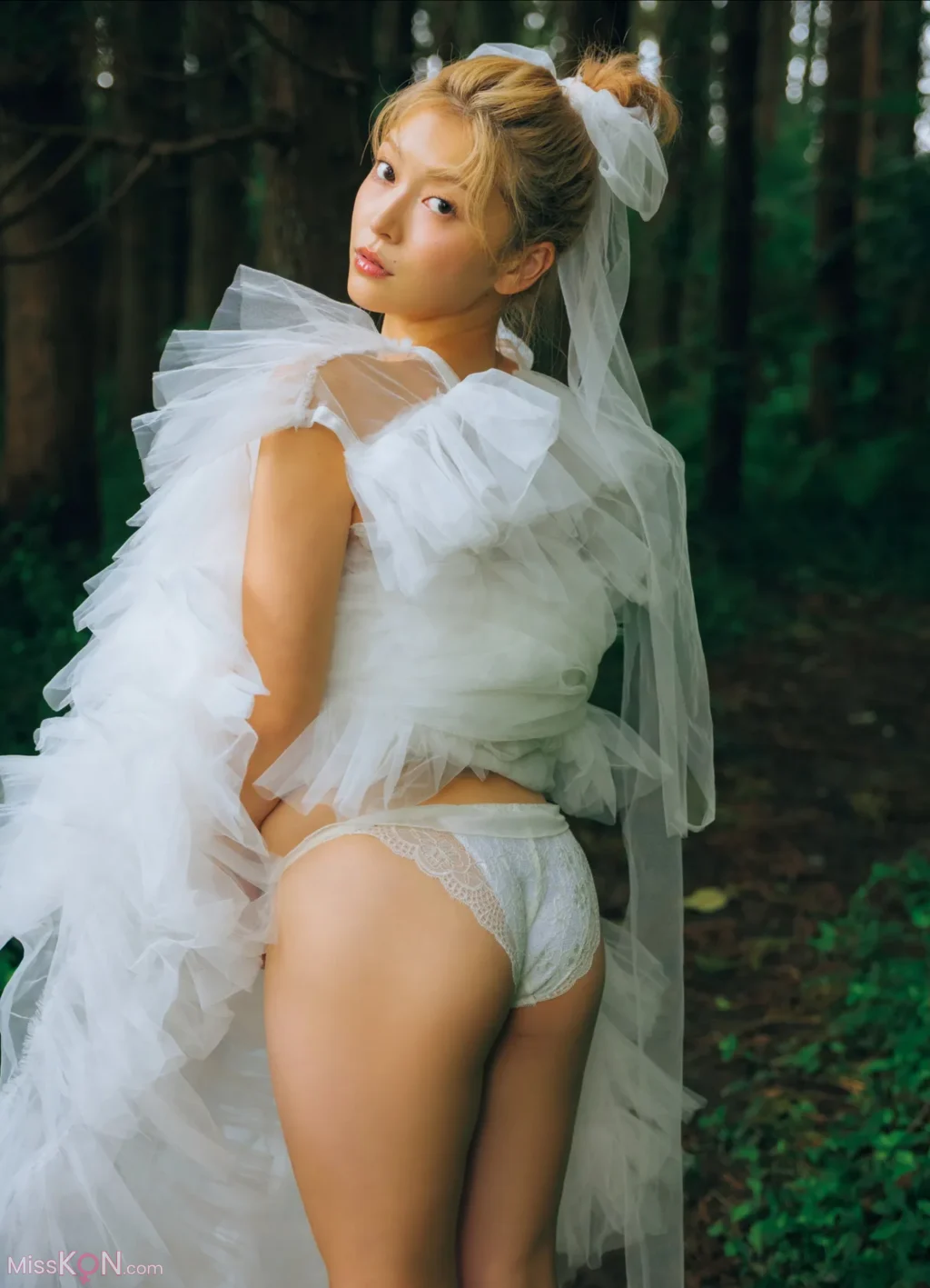 [JP] Otono Sakurai (櫻井おとの): FRIDAY GOLD 誘惑天使 + Other cut (18 photos) – Page 2