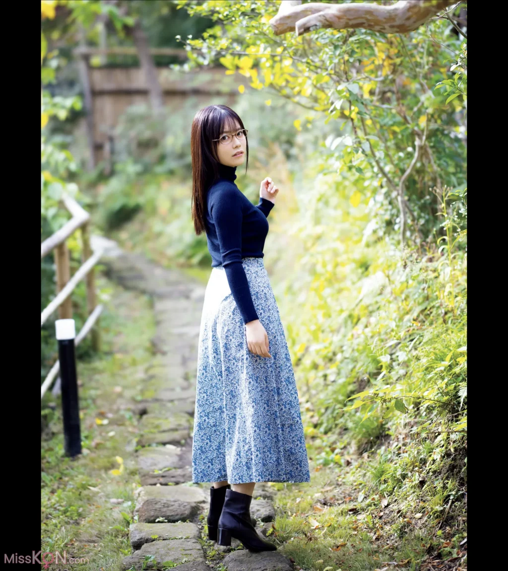 [JP] Shinonome Umi (東雲うみ): FRIDAY GOLD 本気の艶セクシー + Other cut (25 photos + 1 video)