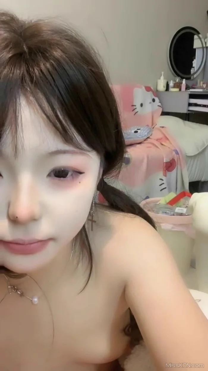 呆呆大王: 清纯可爱妹妹 2026年01月28号-02月10号录制 肤白如雪香甜白嫩奶油肌肤 纯欲系女神 (31 photos + 4 videos)