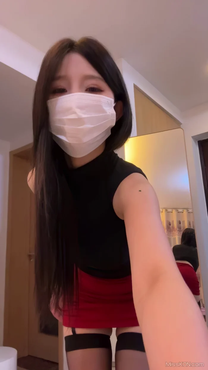 小小张: 快手福利甜妹 裸舞油亮无内丝袜 (51 photos + 6 videos) – Page 2