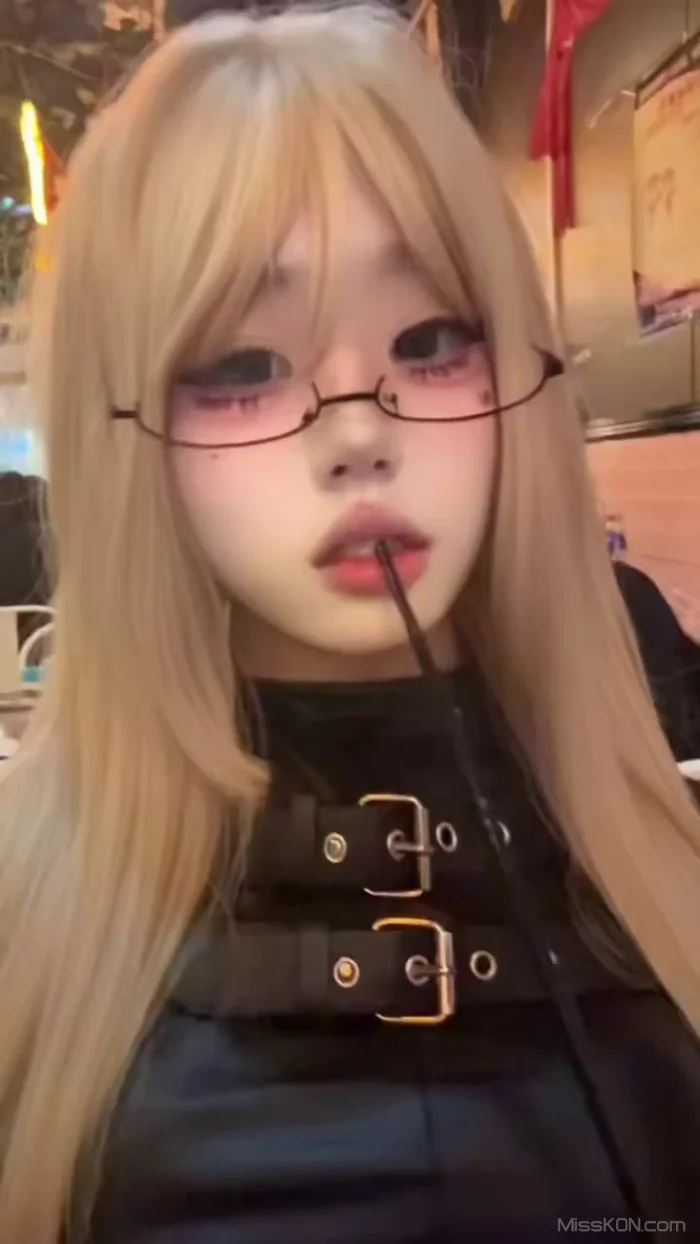 12w: 高颜反差福利姬 全尺度视图合集 (106 photos + 60 videos) – Page 2