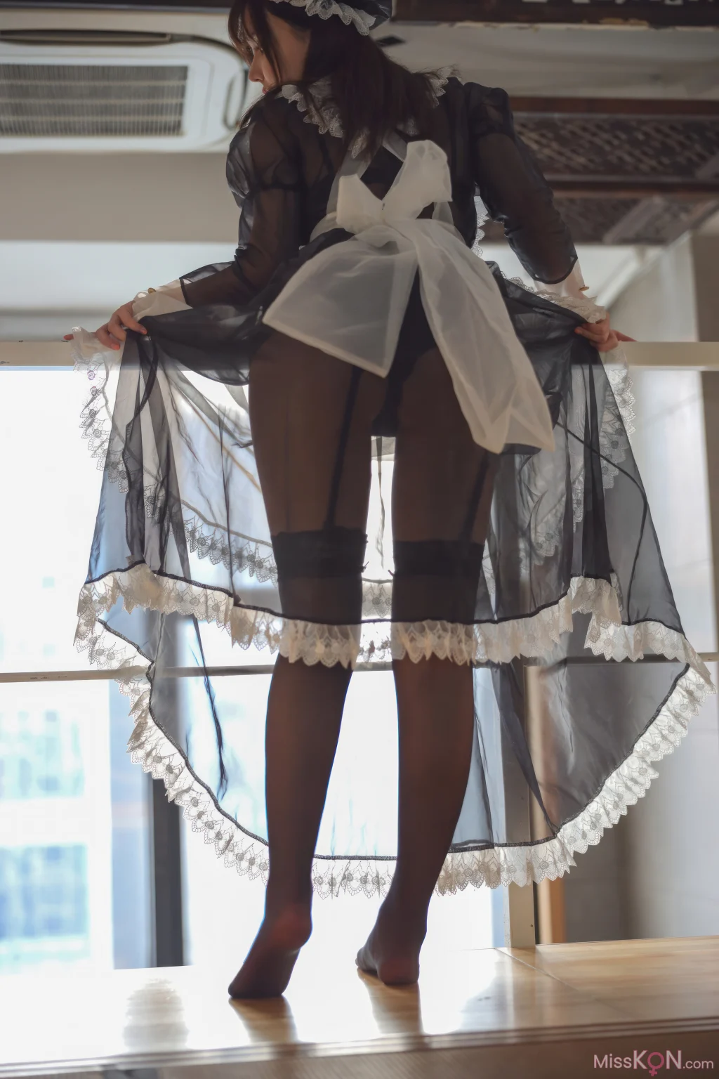 Coser@亚马逊鲶鱼: 黑色透明女仆 (33 photos)
