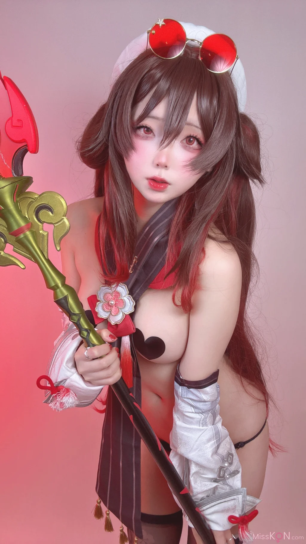 Coser@chuchu: OnlyFans萝莉福利姬 原神胡桃cos (145 photos + 1 video)