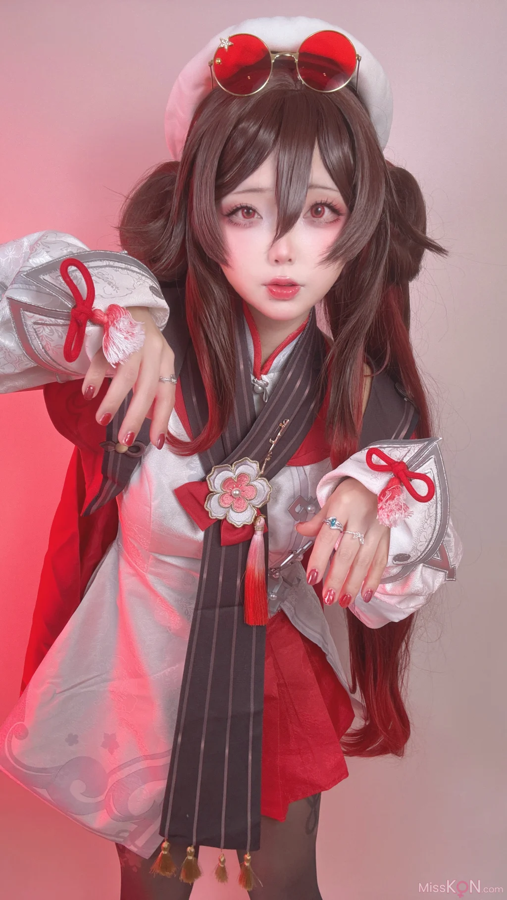Coser@chuchu: OnlyFans萝莉福利姬 原神胡桃cos (145 photos + 1 video) – Page 2