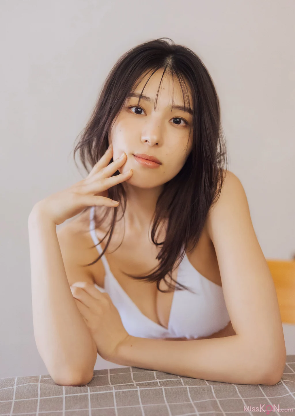 [JP] Iori Sagara (相樂伊織): 相楽伊織×フットボールネーション photogenic スペリオールデジタル写真集 (44 photos) – Page 2