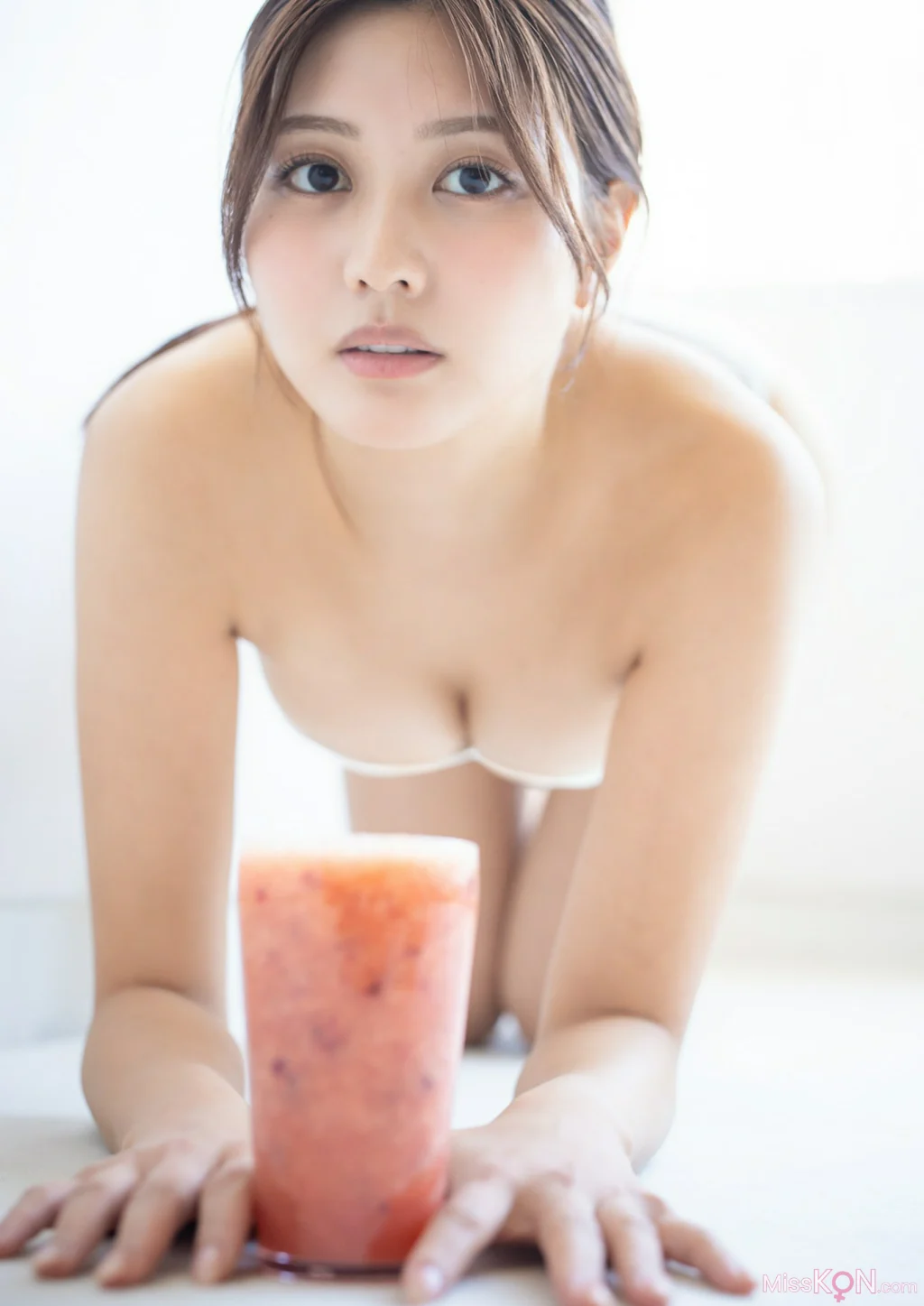 [JP] Yume Hayashi (林ゆめ): BRODYデジタル写真集 「美しき日常」 (52 photos) – Page 2
