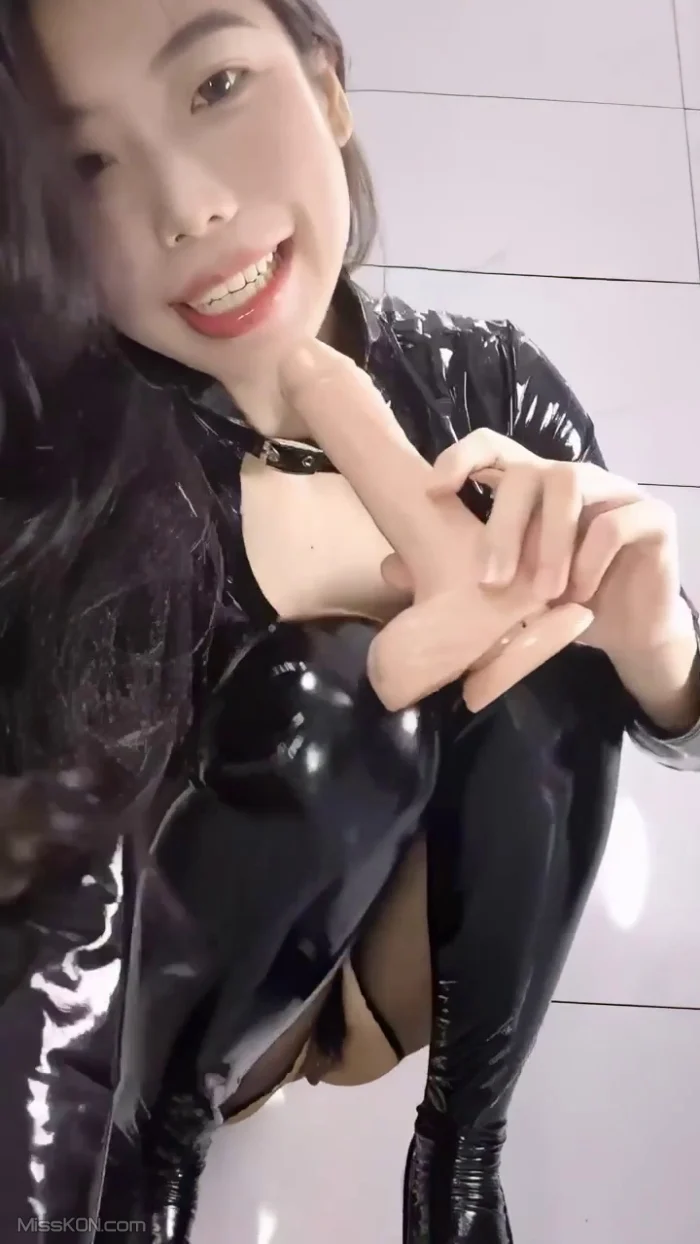丝丝不是思思: 半糖女主播 跑车回馈金主福利视频合集 #02 (131 photos + 46 videos) – Page 2