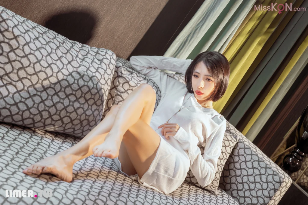 [Limerence原创] No.103: 雪白嫩肌 子子冬日诱惑 (155 photos + 1 video) – Page 2