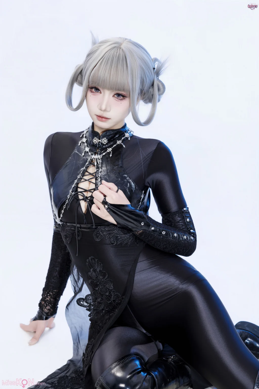 Coser@柒柒要乖哦: 黑靡烟旗袍 (108 photos + 2 videos)