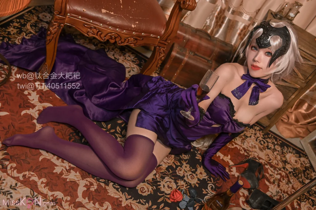 Coser@钛合金TiTi: 醉酒贞德 (17 photos)