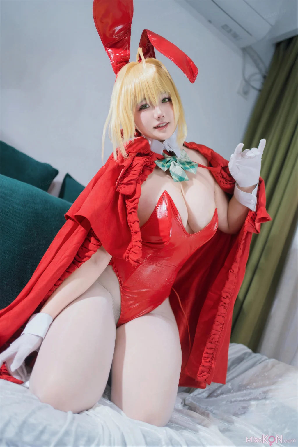 Coser@阿半今天很开心: FGO 尼禄圣诞节 (71 photos)
