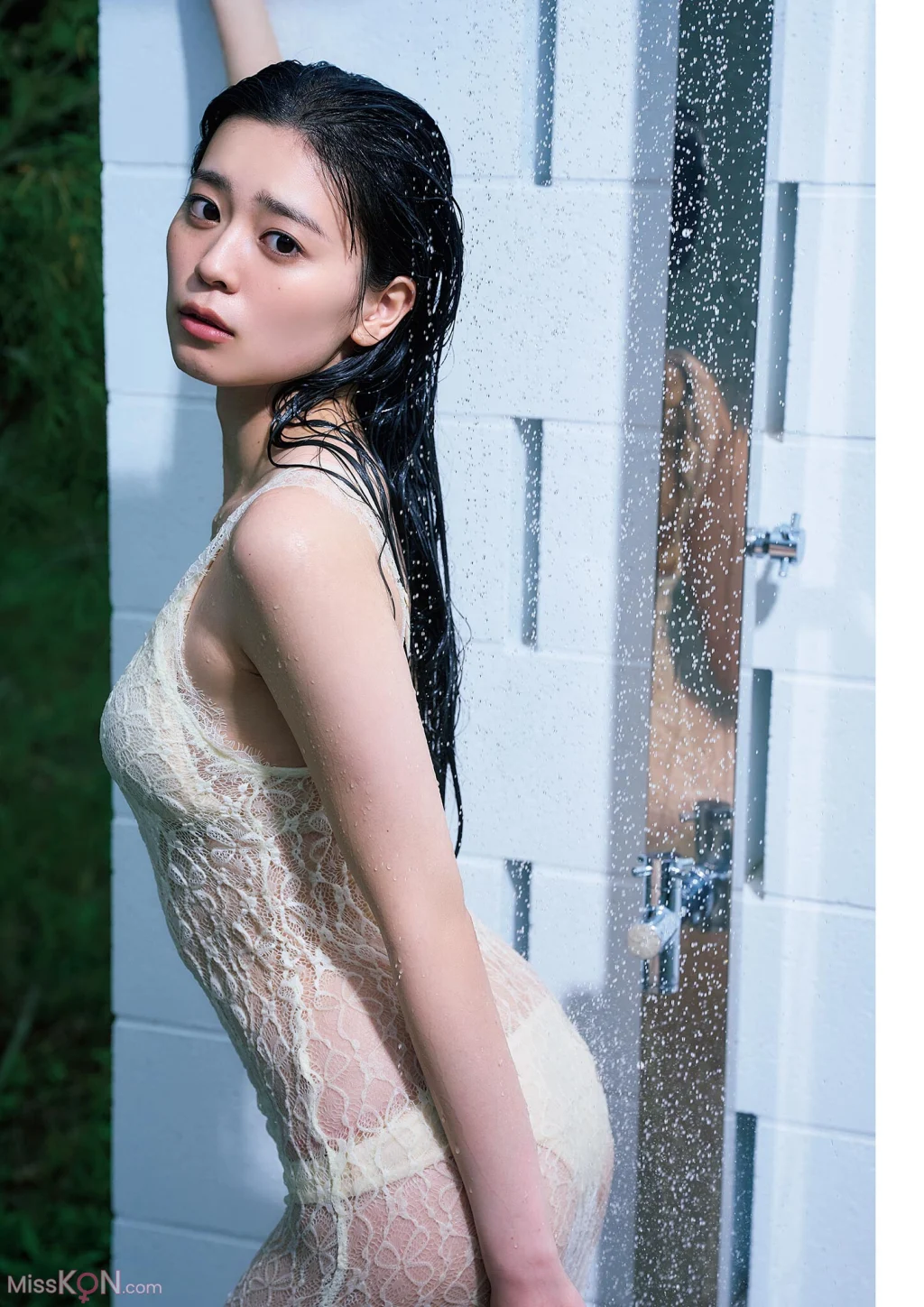 [JP] Hitoka Sakai (坂井仁香): ２ｎｄ写真集 ひとかけら (84 photos)