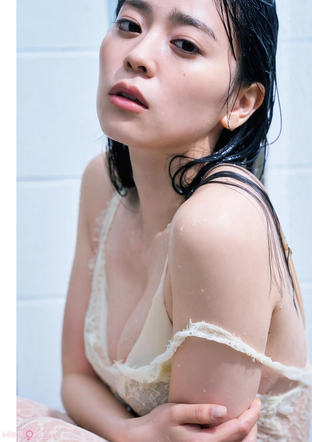 [JP] Hitoka Sakai (坂井仁香): ２ｎｄ写真集 ひとかけら (84 photos)