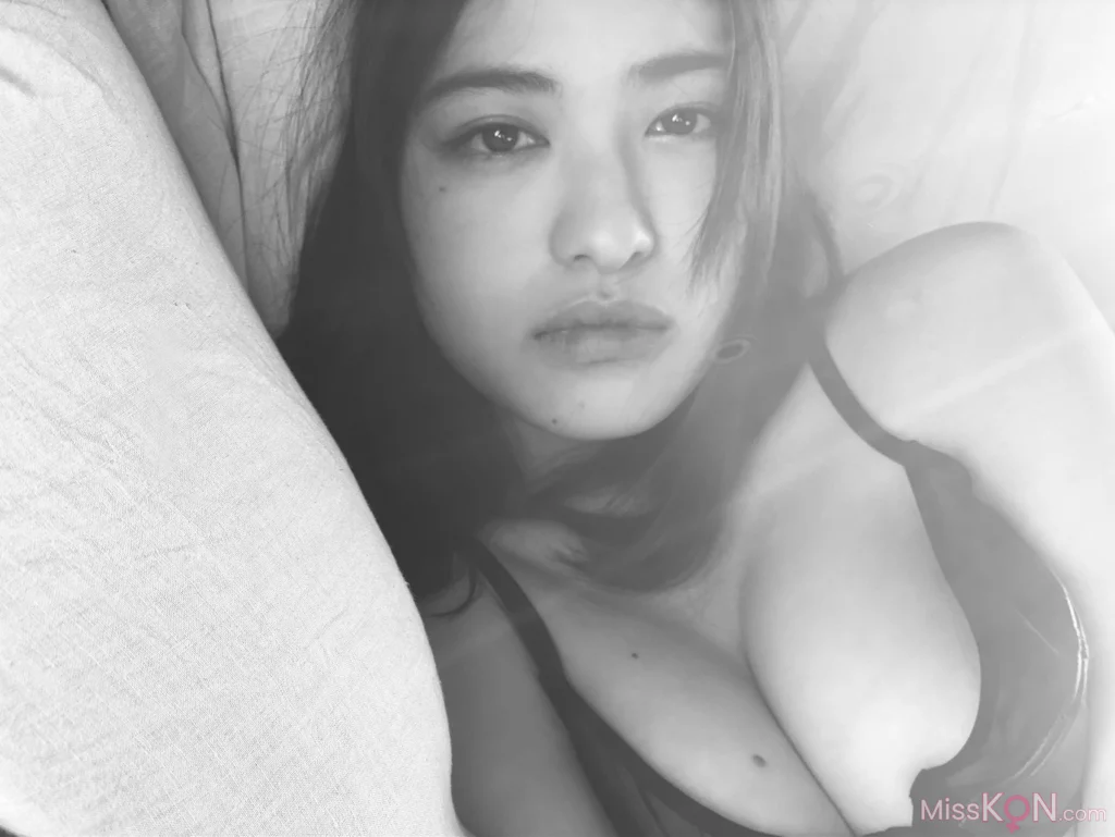 [JP] Yui Kitamura (北村優衣): 週刊ポストデジタル写真集 剥き出しのヒロイン (39 photos) – Page 2
