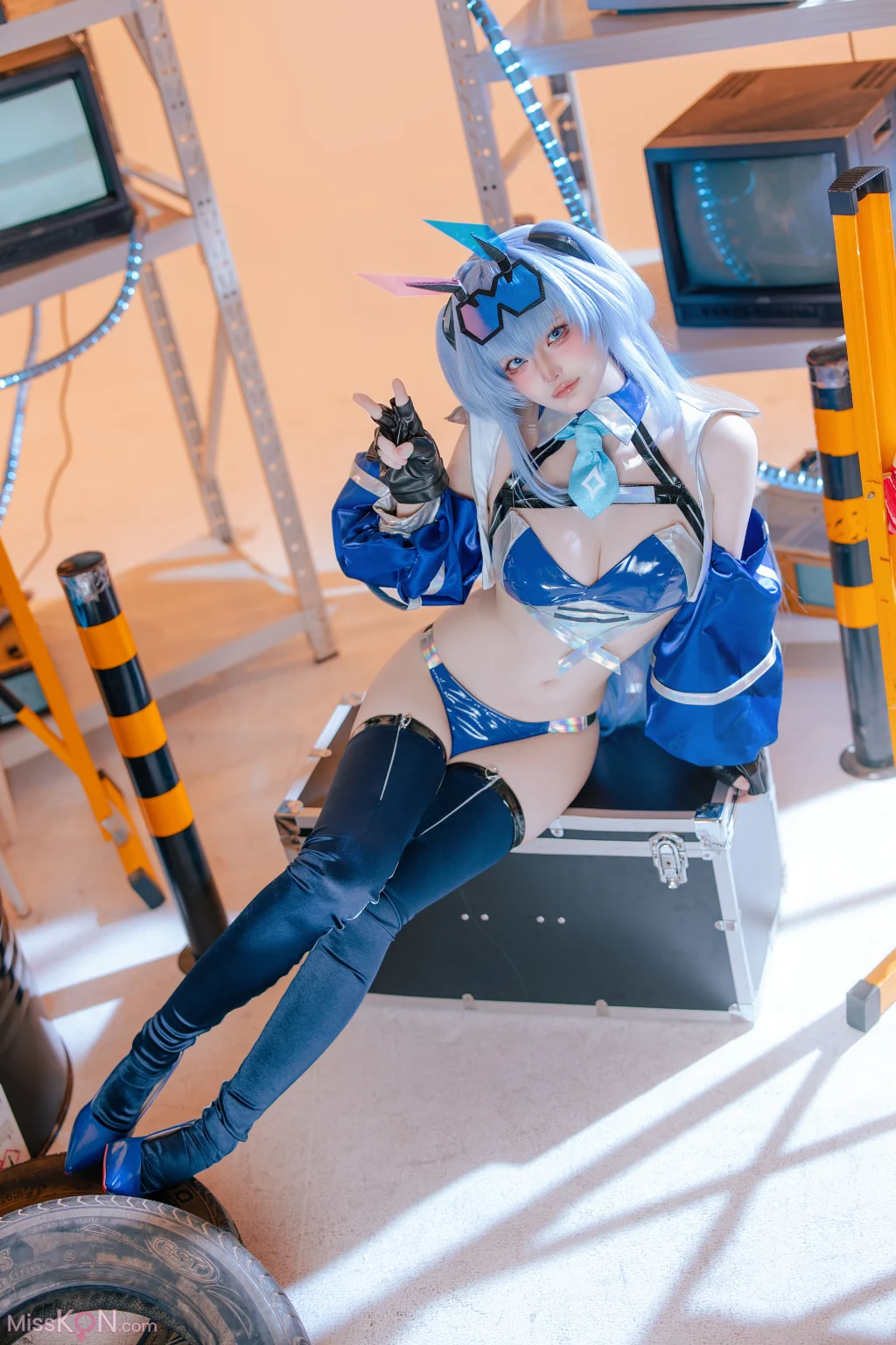 Coser@屿鱼: 碧蓝航线 花园赛车服 (82 photos)