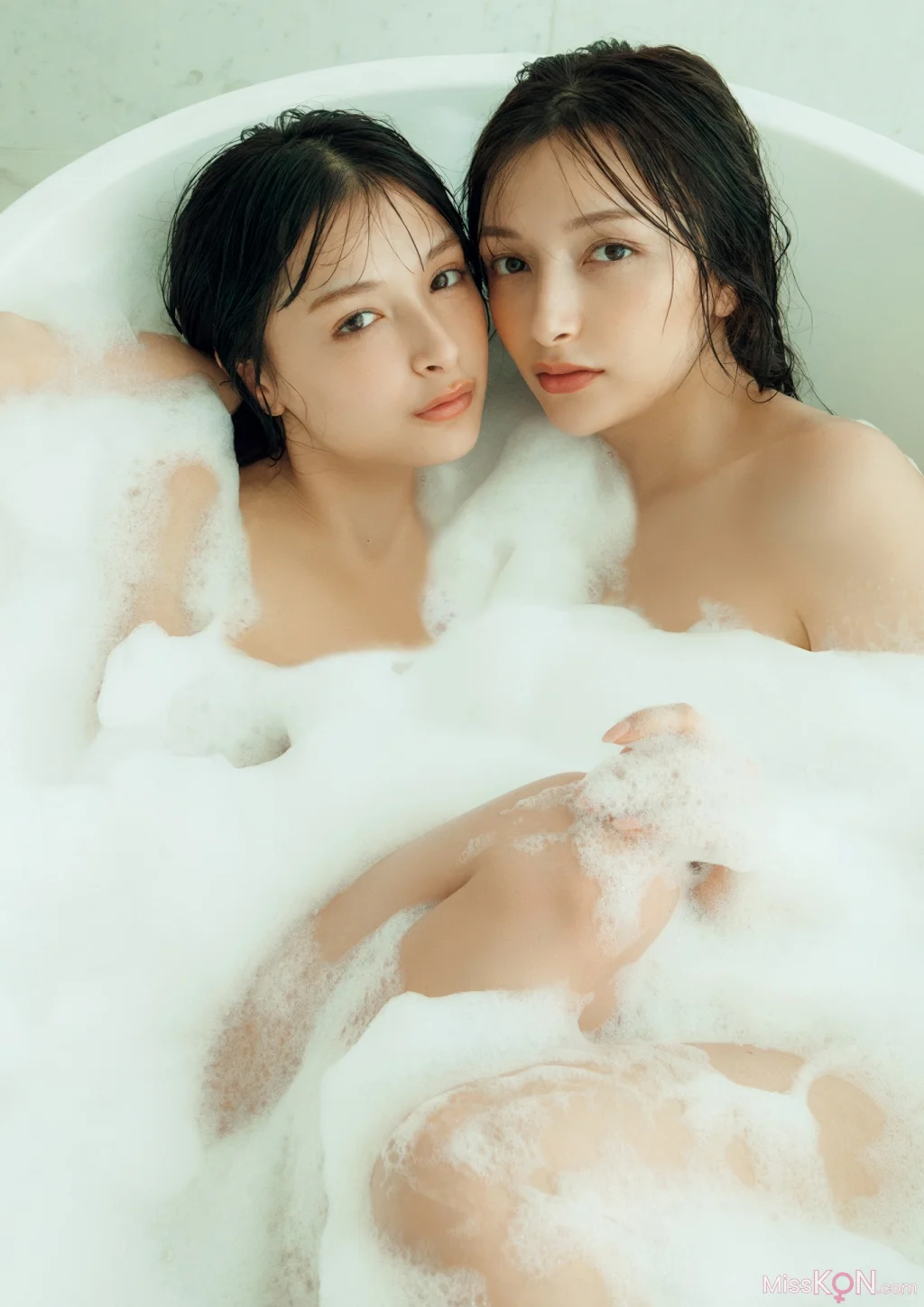 [JP] エリマリ姉妹: 1st写真集 Fericire (115 photos) – Page 3