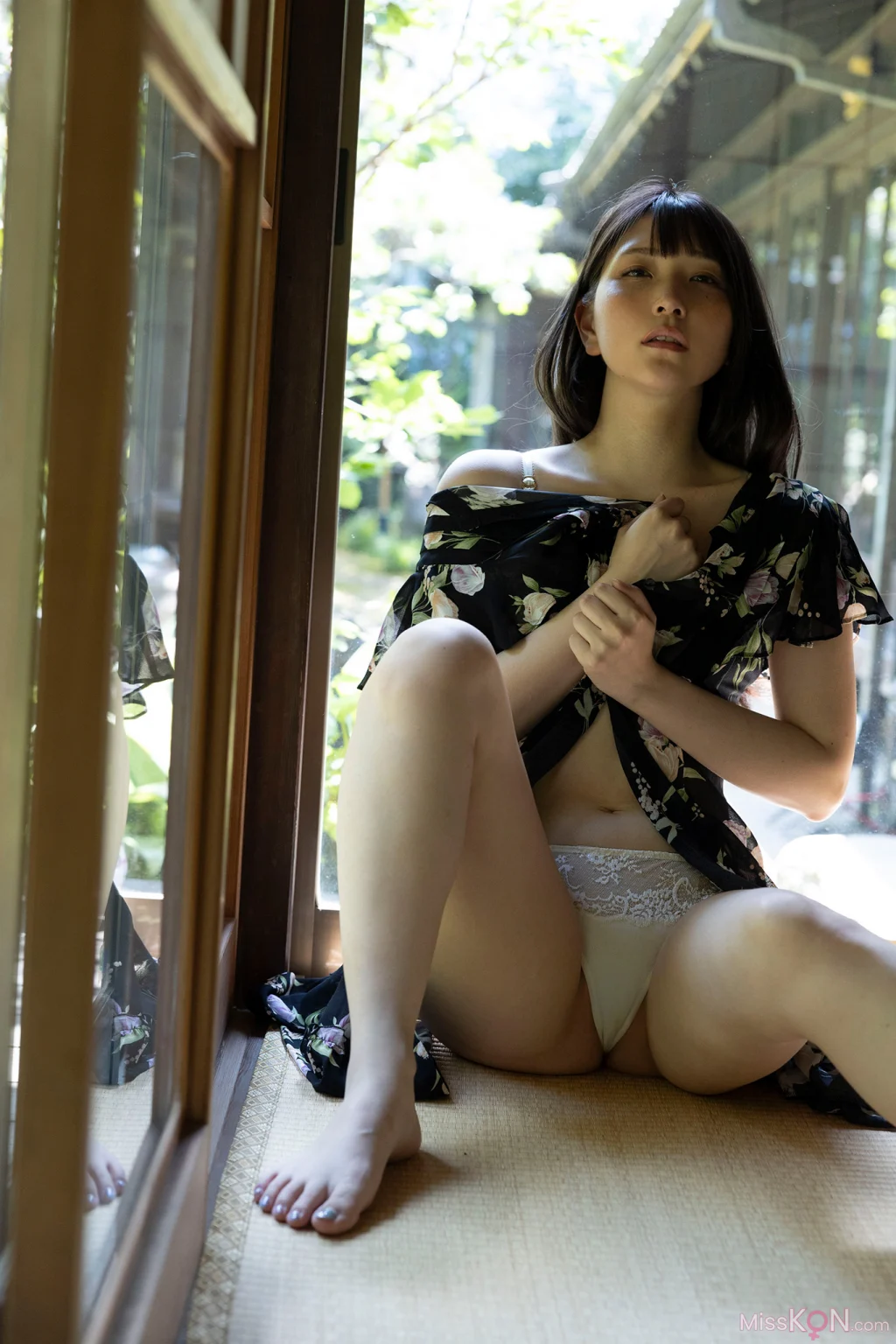 [JP] あまつまりな: 週刊ポストデジタル写真集 湿った夏の艶めき (99 photos)