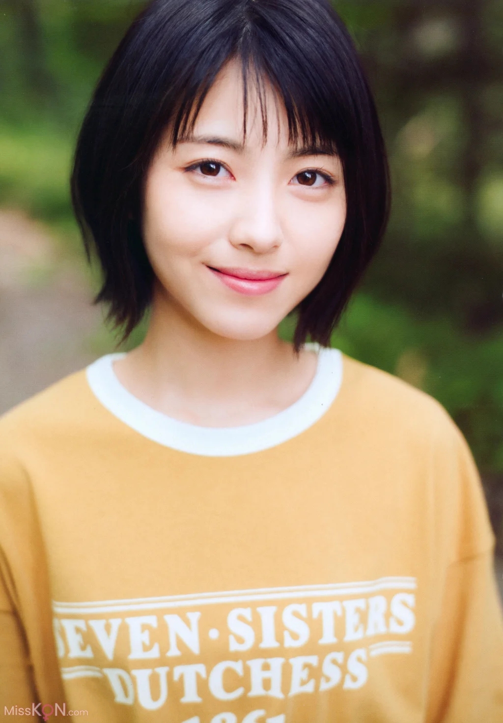 [JP] Minami Hamabe (浜辺美波): 浜辺美波フォトブック 2019年夏 (52 photos)