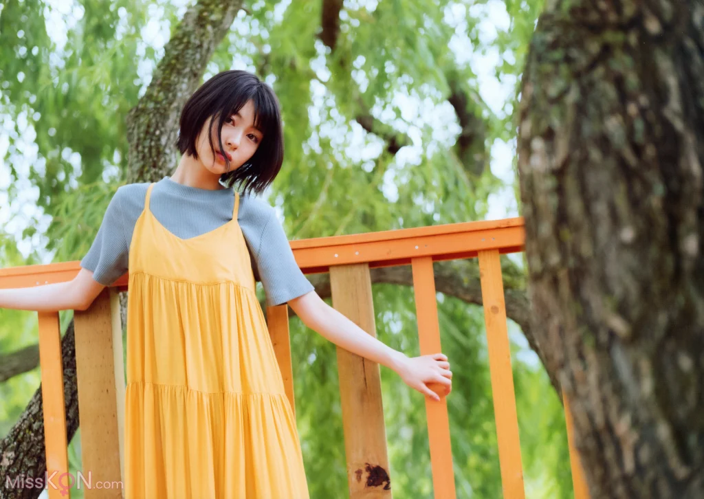 [JP] Minami Hamabe (浜辺美波): 浜辺美波フォトブック 2019年夏 (52 photos) – Page 2